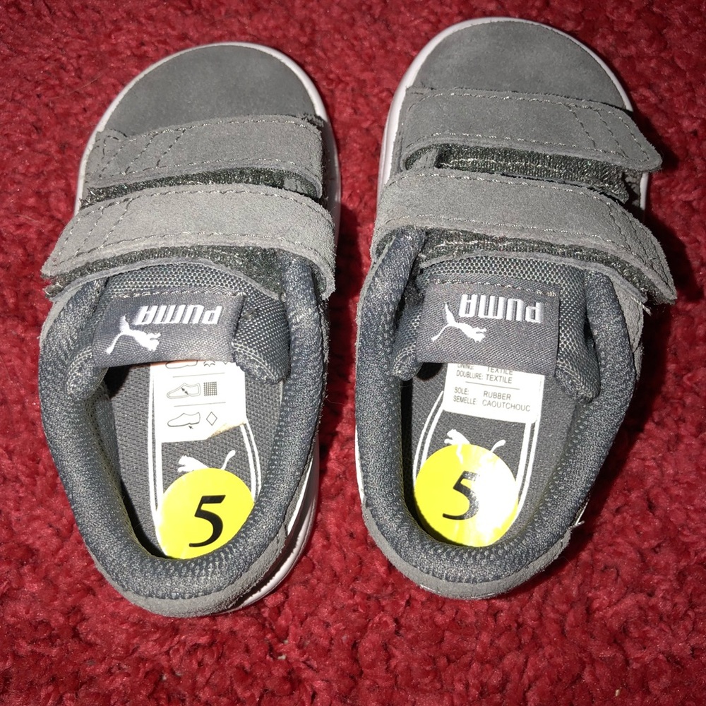 New Velcro Puma size 5 toddler sneakers